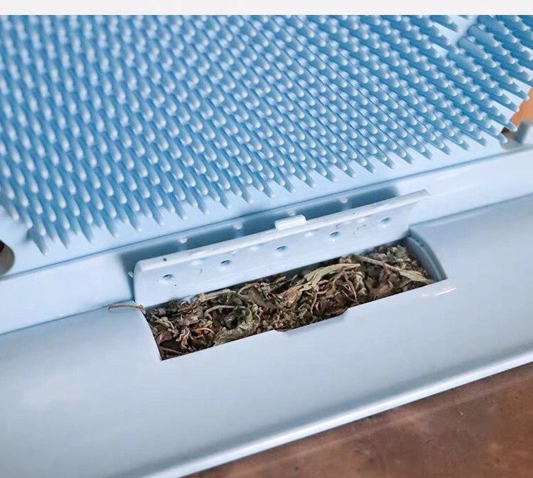 Catnip-Powered Corner Groomer - Shed Control & Massage